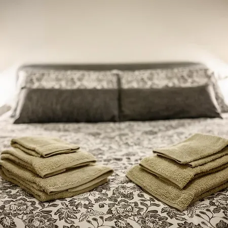 Via Tortona Esclusivo A 5 * * Milano