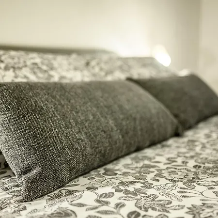 Lejlighed Via Tortona Esclusivo A 5 * *
